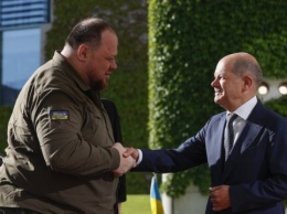 Стефанчук в Германии призвал предоставить Украине современные БПМ и танки