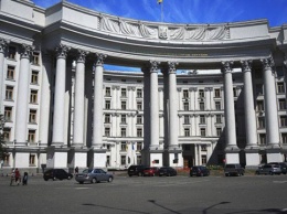 Украина требует от рф гуманного отношения к военнопленным - МИД