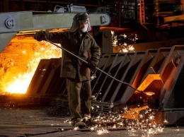 Выпуск металлургической продукции в Украине за пять месяцев снизился почти в два раза