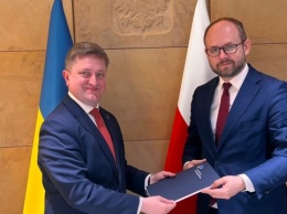 Новый посол Украины вручил копии верительных грамот в МИД Польши
