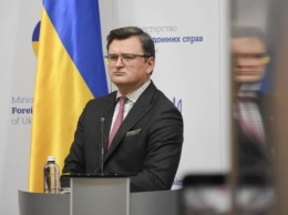 Кулеба - Блинкену: Украине нужны более регулярные поставки тяжелого оружия