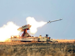 Над Запорожьем украинские военные сбили вражескую ракету