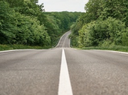 В Украине уже расчистили 938 километров дорог и построили 41 временную переправу
