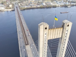 Южный мост в Киеве закрыли для проезда частных автомобилей