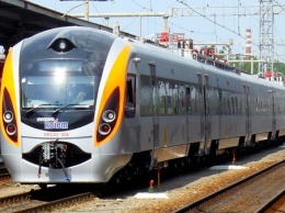 Поезда в польский Перемышль из Украины уже задерживаются на 12 часов