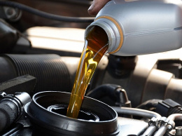 Как часто нужно менять масло в автомобиле