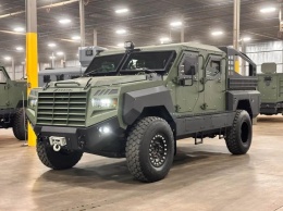 Канадский производитель бронетехники Roshel представил пикап Senator MRAP, оборудованный для установки систем борьбы с БПЛА