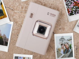Fujifilm представила моментальную камеру instax mini LiPlay+