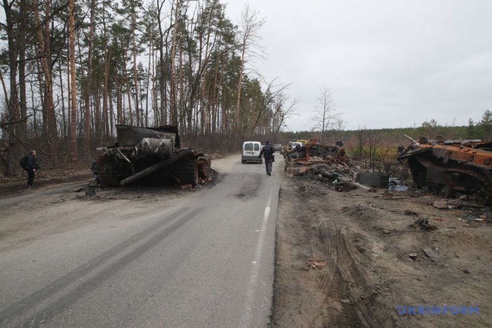 Российский мусор: остатки вражеской техники устлали украинскую землю