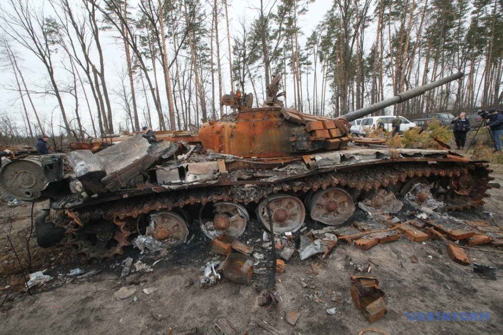 Российский мусор: остатки вражеской техники устлали украинскую землю