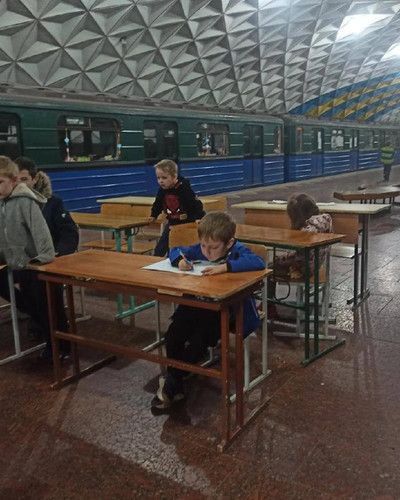 Жизнь детей в харьковском метро