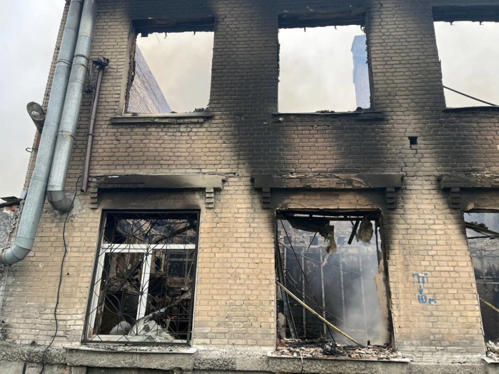 Войска рф уничтожили школу в Авдеевке - стреляли фосфорными боеприпасами