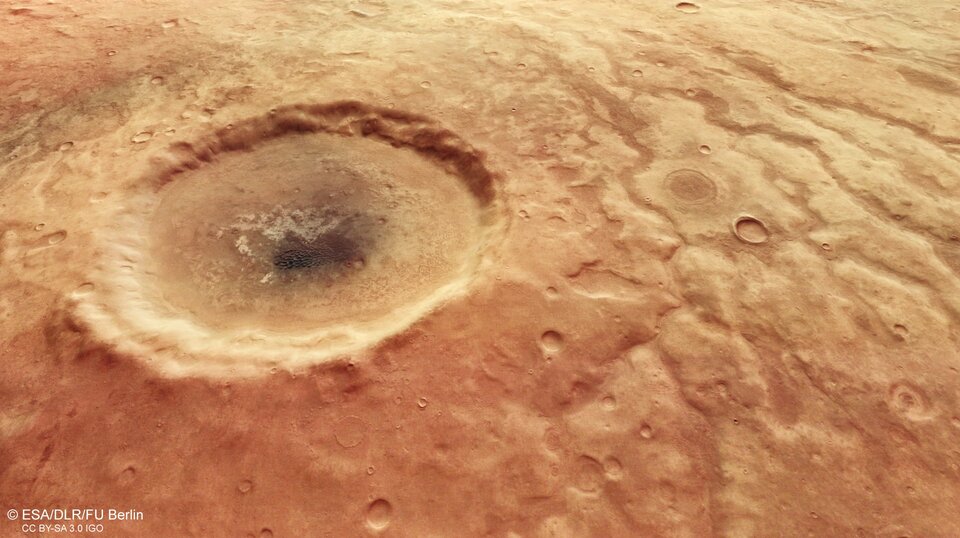 Зонд Mars Express сделал фотографию кратера, напоминающего человеческий глаз