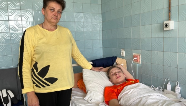 Львовские хирурги спасли подростка из Лисичанска с осколком от снаряда в легкие