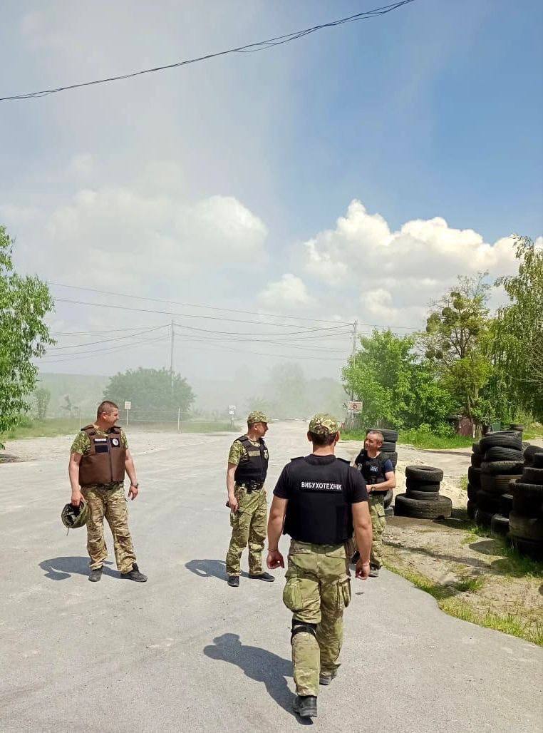 На Киевщине обнаружили авиабомбу и артснаряд