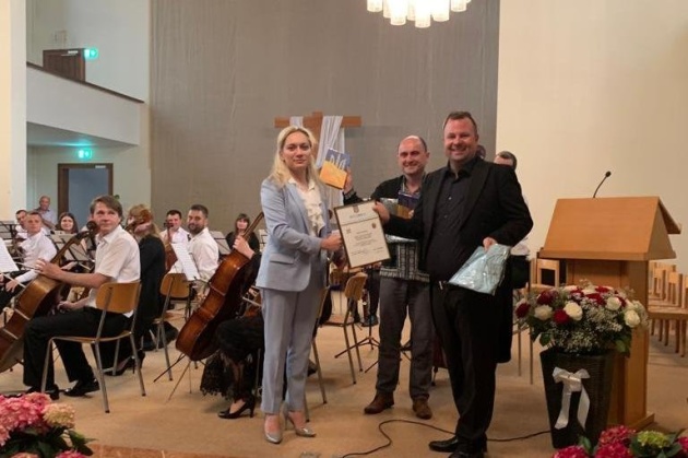 Оркестр Хмельницкой филармонии собрал на концертах в Польше и Швейцарии средства для пострадавших украинцев