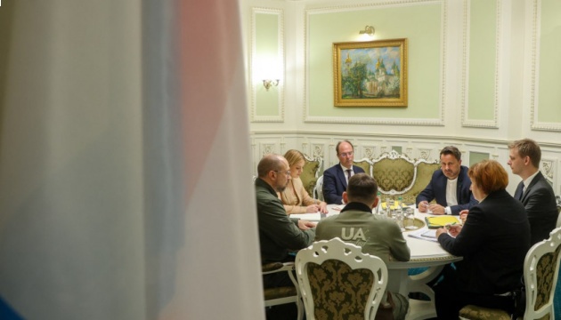 Шмыгаль обсудил с премьером Люксембурга интеграцию Украины в ЕС