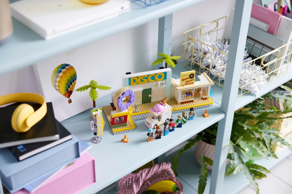 LEGO представила набор, вдохновленный клипом группы BTS на песню Dynamite