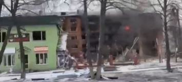 Как выглядит общежитие в Василькове после ракетного удара, видео