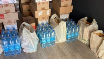 Лекарства, продукты и прочее: в Киеве работает гуманитарный штаб помощи