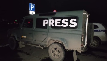 В Николаевской области российские захватчики обстреляли и ограбили журналиста из Швейцарии