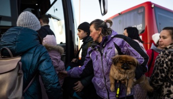 В Польшу из Украины прибыли уже два миллиона беженцев
