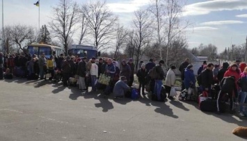 Из Луганщины 9 апреля эвакуировали почти 600 гражданских - Гайдай