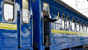 Для эвакуации жителей Луганщины на сегодняшний день предназначены девять поездов