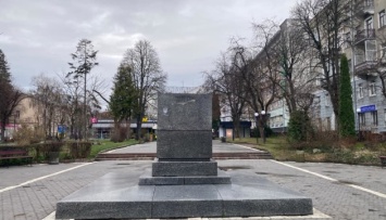 Ткаченко призывает не валить памятники эпохи ссср - это решит власть