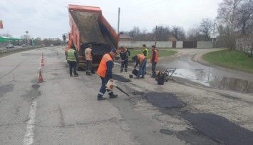 В Харьковской области разрушены более 800 километров дорог