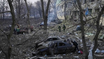 В Мариуполе российские мобильные крематории сжигают тела тысяч гражданских