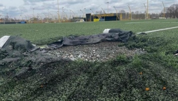 Стадион в Чернигове разминирован после российских обстрелов