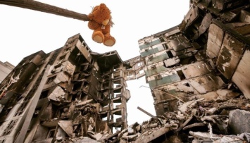 В Бородянке демонтируют восемь разрушенных рашистами многоэтажек