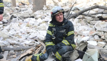 Харьковские спасатели ликвидировали масштабный пожар после вражеских обстрелов