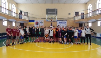В Сумах провели турнир по баскетболу 3х3 в поддержку ВСУ