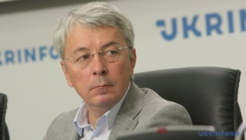 Ткаченко призывает соблюдать ограничения военного положения во время Пасхальных праздников
