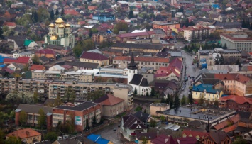В Хусте на Закарпатье звезду заменили крестом, в селах громады переименуют улицы