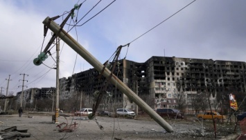 «Бог смотрит на город Марии сверху» - бойцы «Азова» показали фото разрушенного Мариуполя
