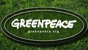 Активисты Greenpeace заблокировали танкер с российской нефтью в Норвегии