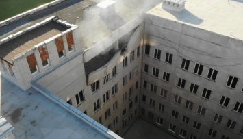 В Харькове захватчики обстреляли городскую больницу и жилые дома