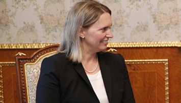 Бриджит Бринк возглавит посольство США в Украине после утверждения ее кандидатуры сенатом