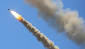 Обстрел Кировоградщины: две вражеские ракеты прилетели на железную дорогу, одну уничтожили ПВО