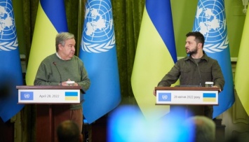 Зеленский обсудил с генсеком ООН эвакуацию гражданских с «Азовстали»