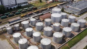 Российские захватчики вывозят растительное масло из захваченного завода на Запорожье