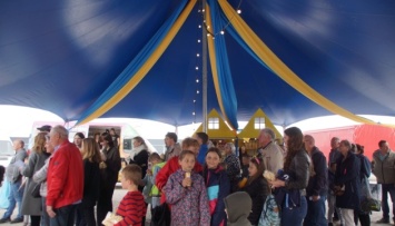 В Нидерландах украинские артисты устроили благотворительное цирковое шоу