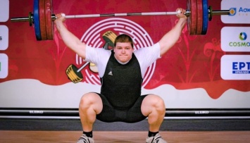 Богдан Тараненко стал бронзовым призером первенства мира по тяжелой атлетике