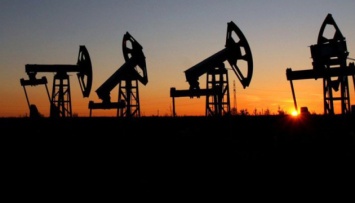 Мир справится со снижением поставок российской нефти - МЭА