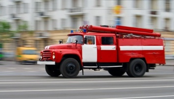 Киев передал спасателям 12 спецавтомобилей