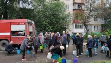 Без света, воды и связи: в Луганской области остаются почти 50 тысяч жителей