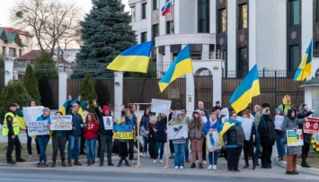 В Молдове ответили захаровой на критику из-за протестов у посольства рф